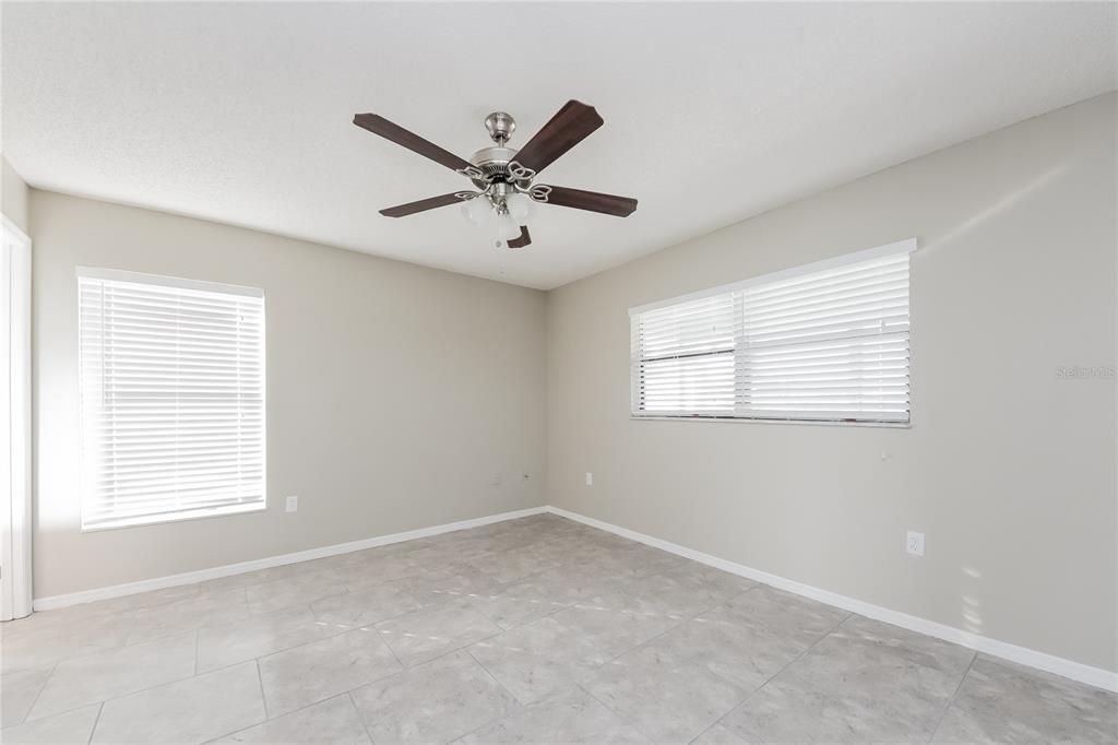 For Rent: $1,850 (3 beds, 2 baths, 1372 Square Feet)