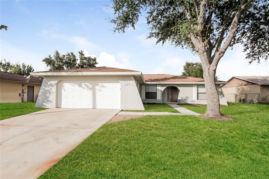 For Rent: $1,850 (3 beds, 2 baths, 1372 Square Feet)