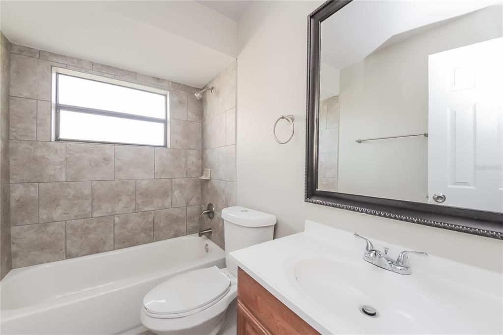 For Rent: $1,850 (3 beds, 2 baths, 1372 Square Feet)