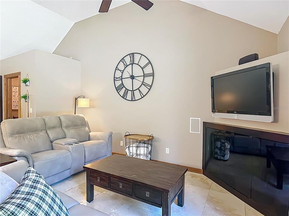 For Rent: $4,950 (4 beds, 2 baths, 2830 Square Feet)