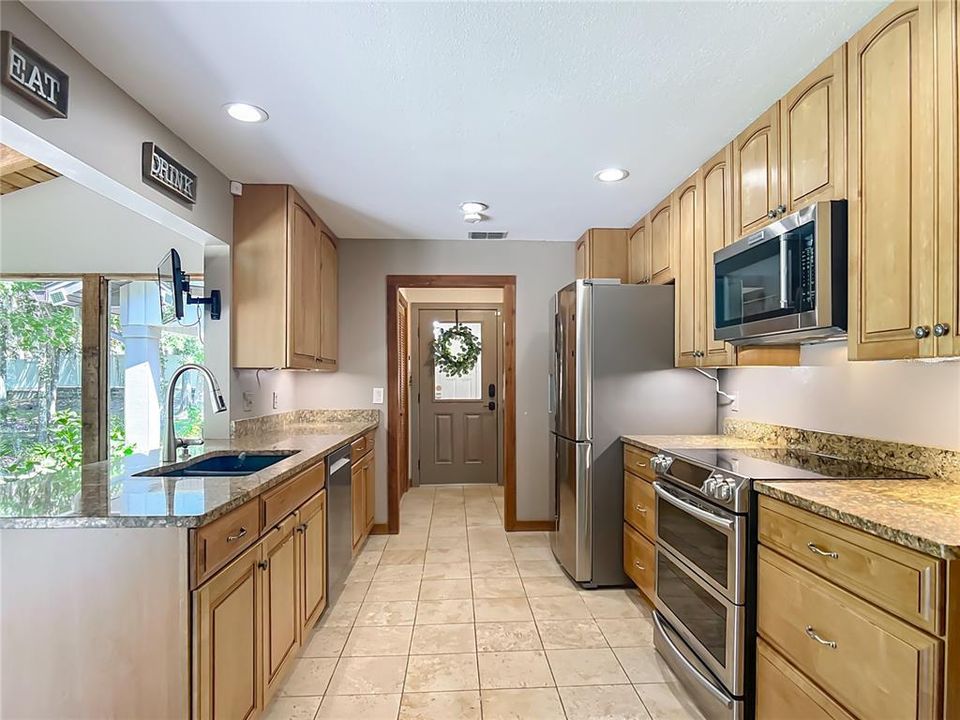 For Rent: $4,950 (4 beds, 2 baths, 2830 Square Feet)