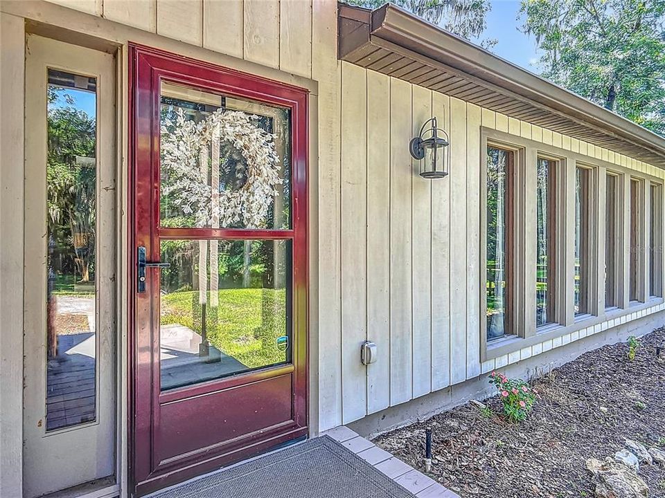 For Rent: $4,950 (4 beds, 2 baths, 2830 Square Feet)