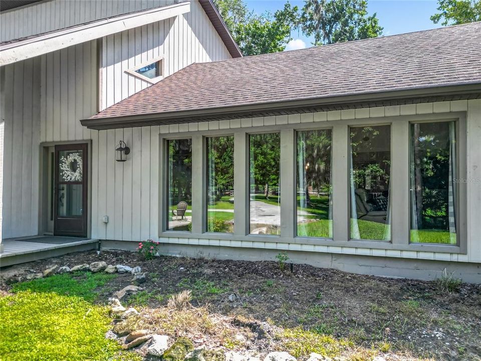 For Rent: $4,950 (4 beds, 2 baths, 2830 Square Feet)