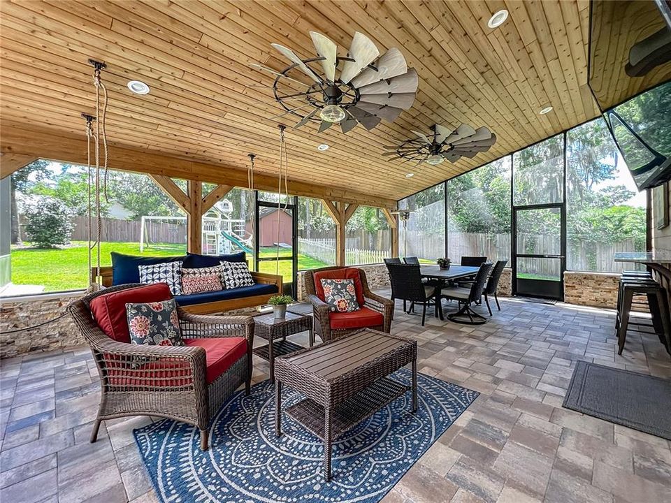 For Rent: $4,950 (4 beds, 2 baths, 2830 Square Feet)