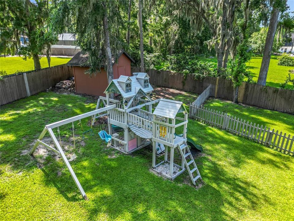 For Rent: $4,950 (4 beds, 2 baths, 2830 Square Feet)