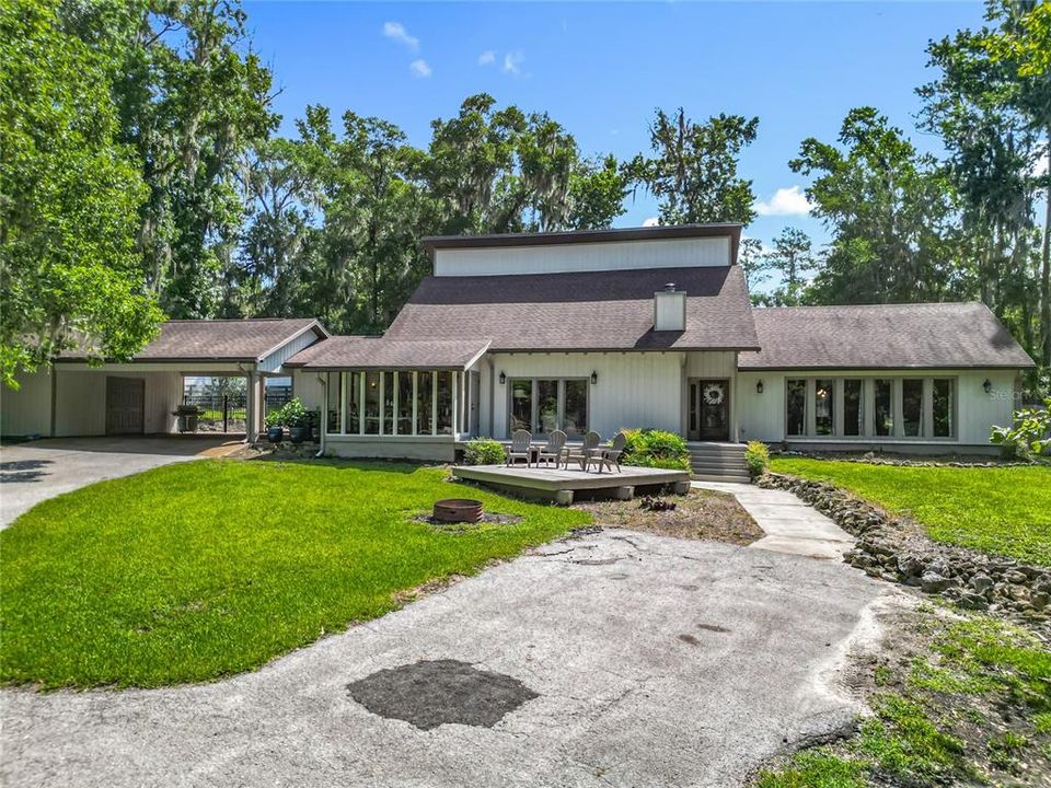 For Rent: $4,950 (4 beds, 2 baths, 2830 Square Feet)