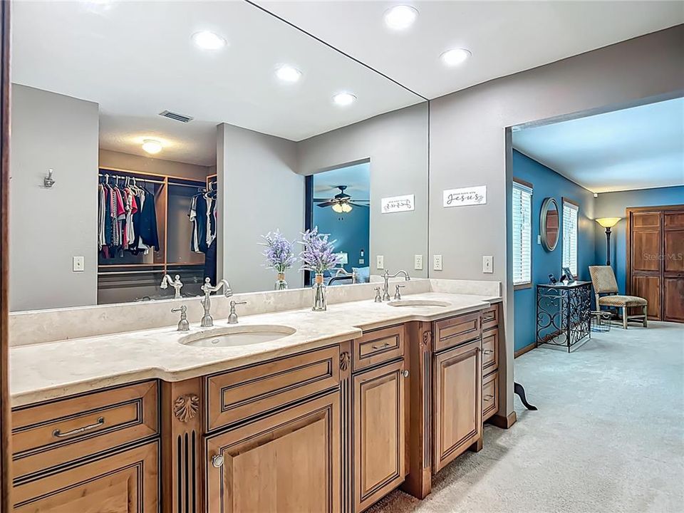 For Rent: $4,950 (4 beds, 2 baths, 2830 Square Feet)