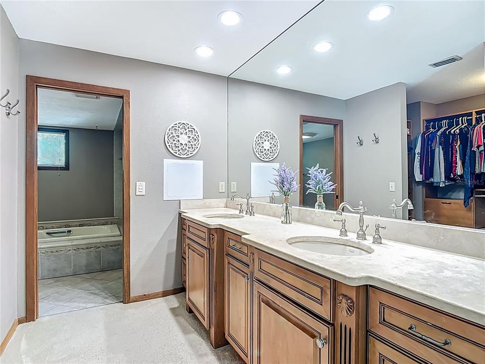 For Rent: $4,950 (4 beds, 2 baths, 2830 Square Feet)