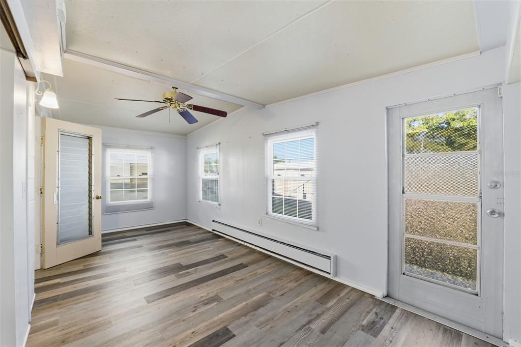 待售: $90,000 (2 贝兹, 2 浴室, 1108 平方英尺)