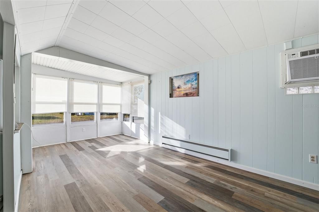 待售: $90,000 (2 贝兹, 2 浴室, 1108 平方英尺)