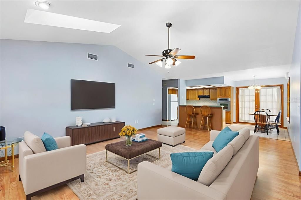 待售: $424,900 (3 贝兹, 2 浴室, 2038 平方英尺)