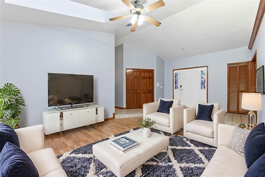 待售: $424,900 (3 贝兹, 2 浴室, 2038 平方英尺)