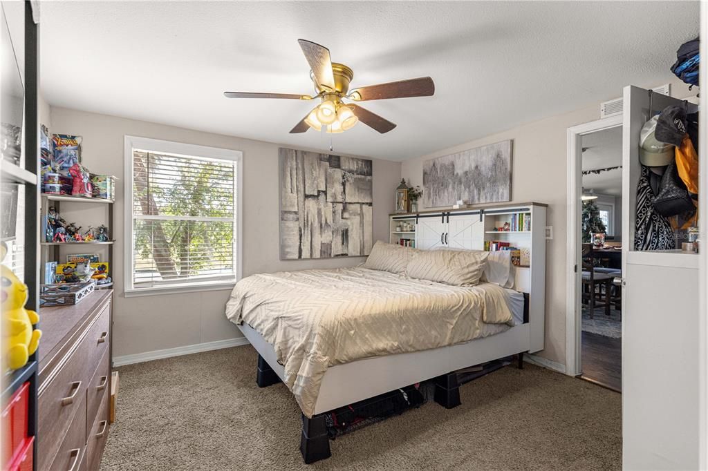 На продажу: $200,000 (3 спален, 2 ванн, 1248 Квадратных фут)