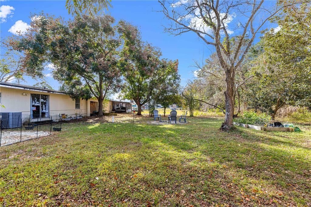 На продажу: $200,000 (3 спален, 2 ванн, 1248 Квадратных фут)