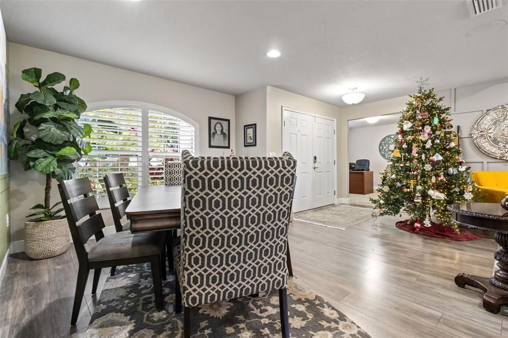 待售: $420,000 (3 贝兹, 2 浴室, 1837 平方英尺)