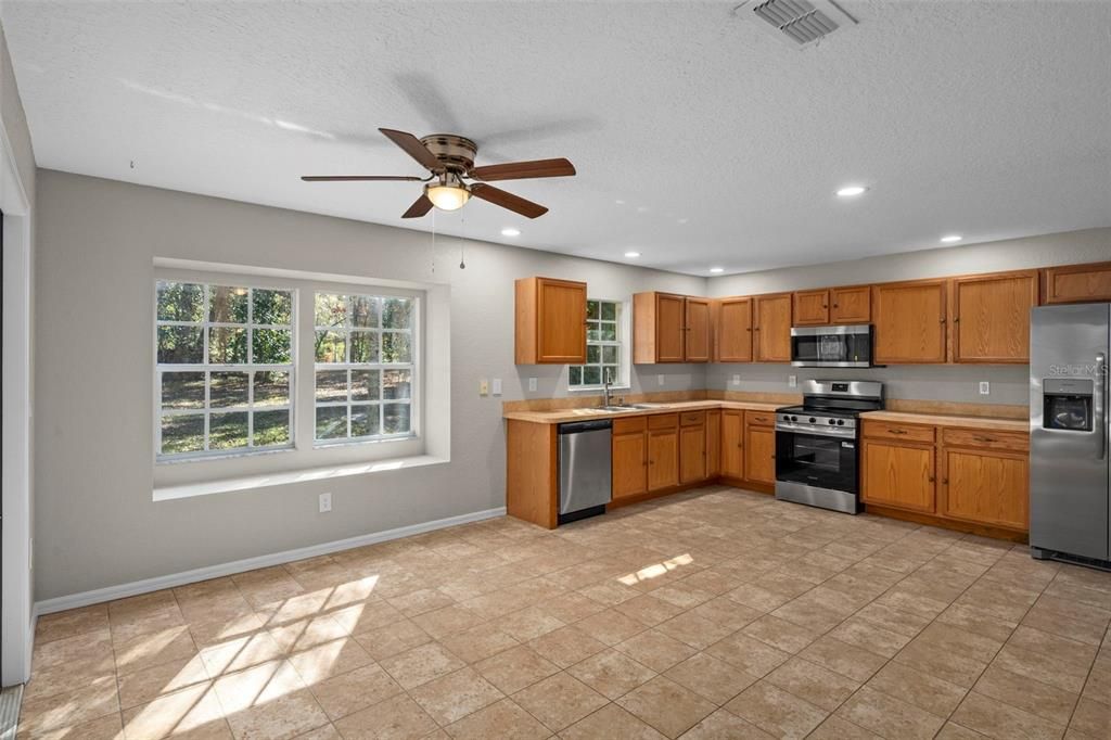 For Sale: $524,900 (3 beds, 2 baths, 1616 Square Feet)