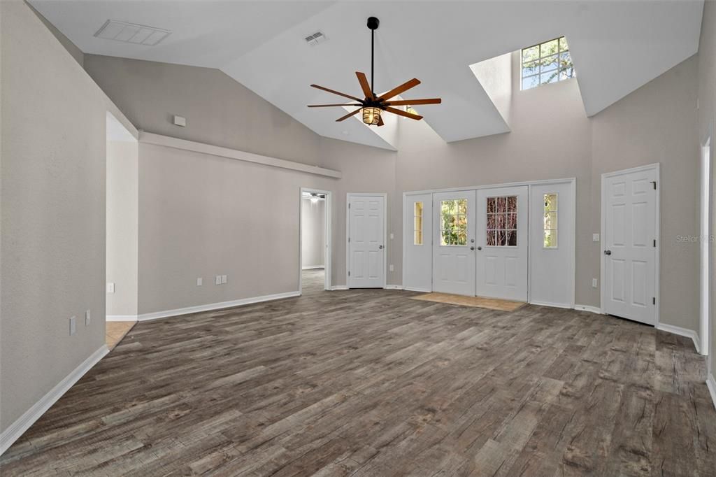 For Sale: $524,900 (3 beds, 2 baths, 1616 Square Feet)