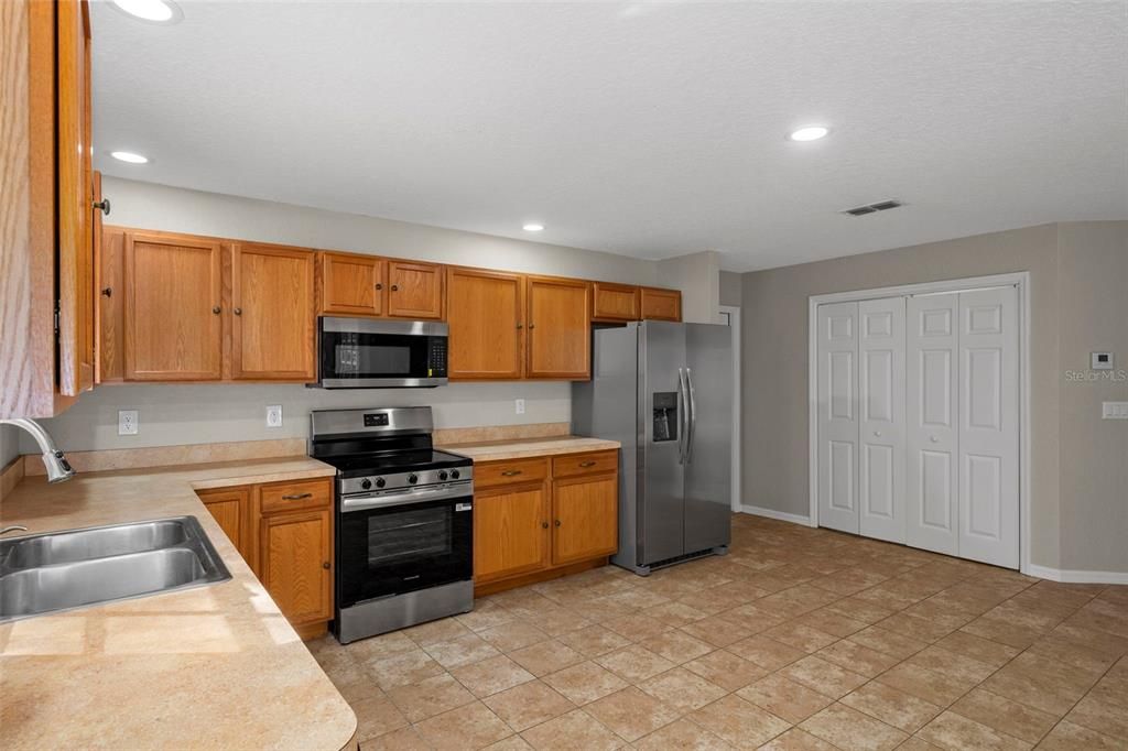 For Sale: $524,900 (3 beds, 2 baths, 1616 Square Feet)