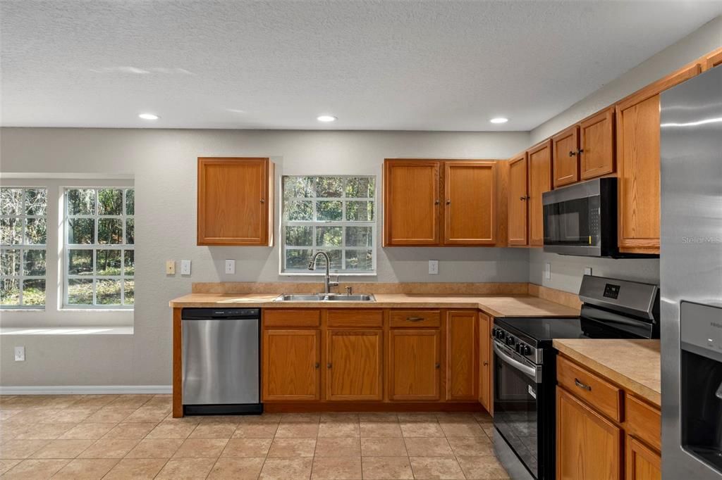 For Sale: $524,900 (3 beds, 2 baths, 1616 Square Feet)