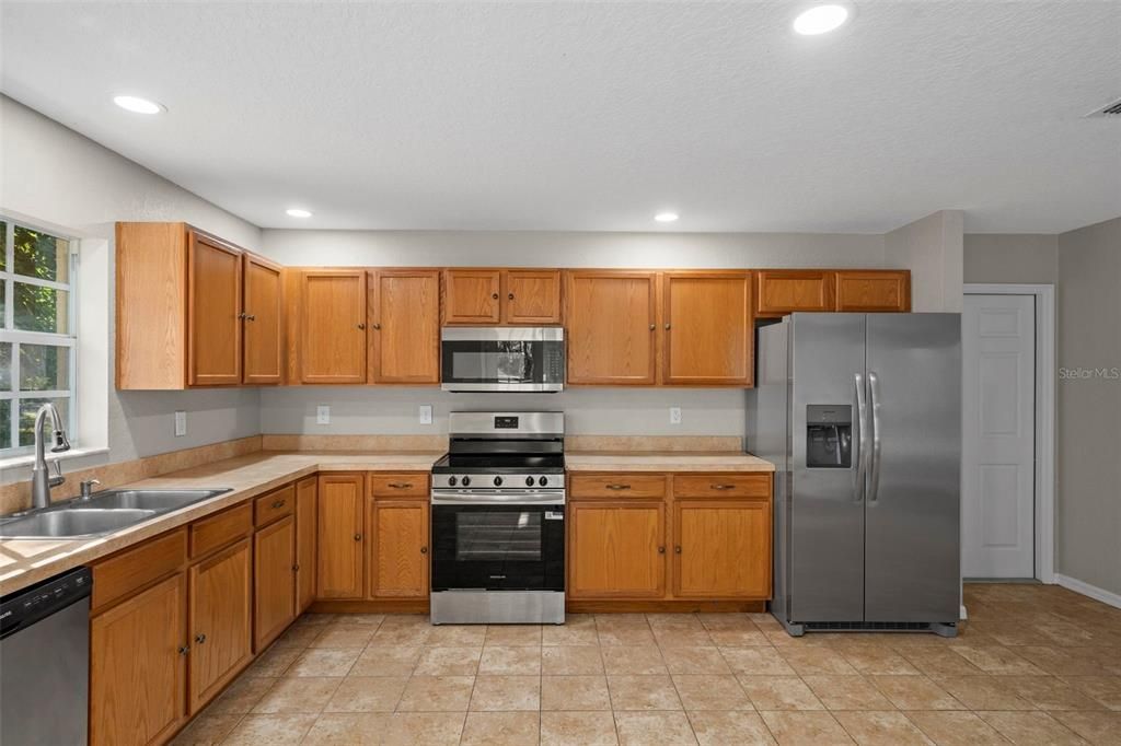 For Sale: $524,900 (3 beds, 2 baths, 1616 Square Feet)