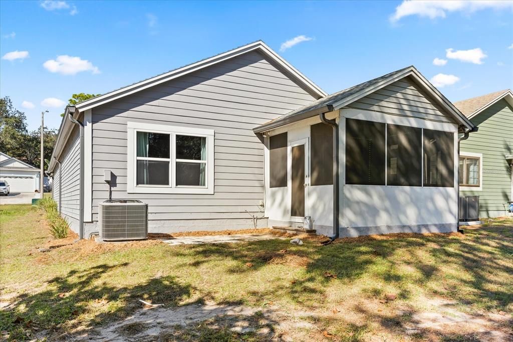 For Sale: $330,000 (2 beds, 2 baths, 1247 Square Feet)