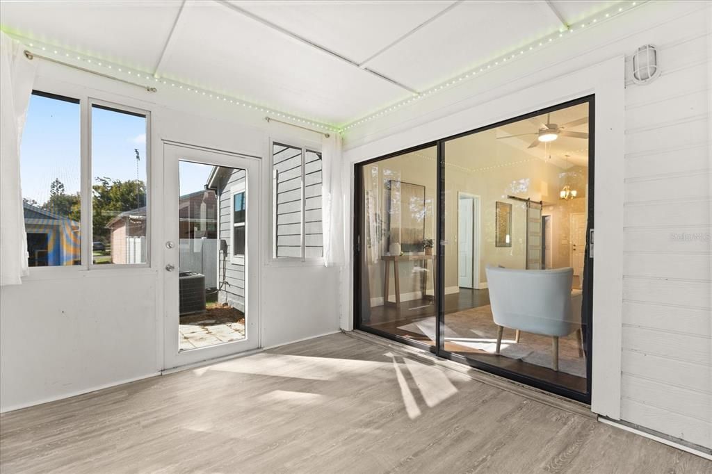 For Sale: $330,000 (2 beds, 2 baths, 1247 Square Feet)