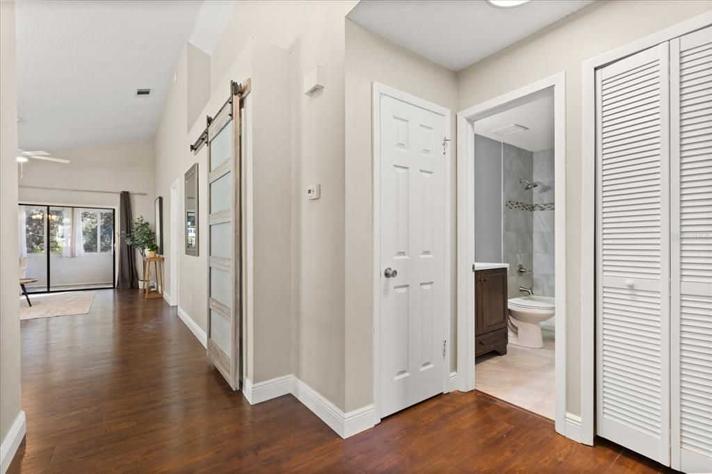 For Sale: $330,000 (2 beds, 2 baths, 1247 Square Feet)