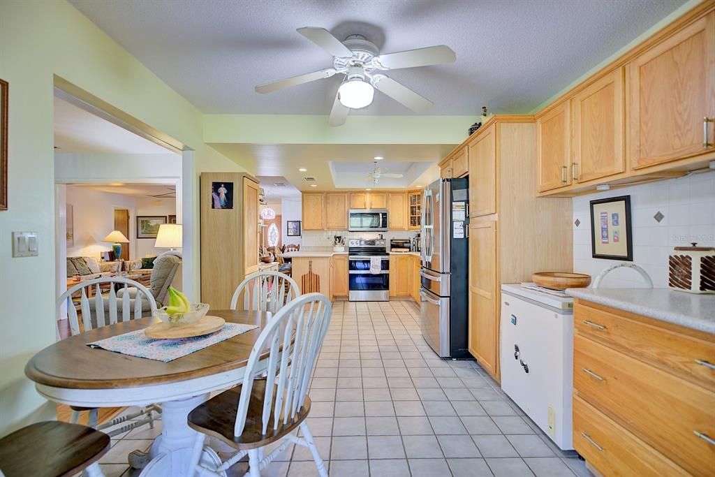 For Sale: $290,000 (2 beds, 2 baths, 1448 Square Feet)