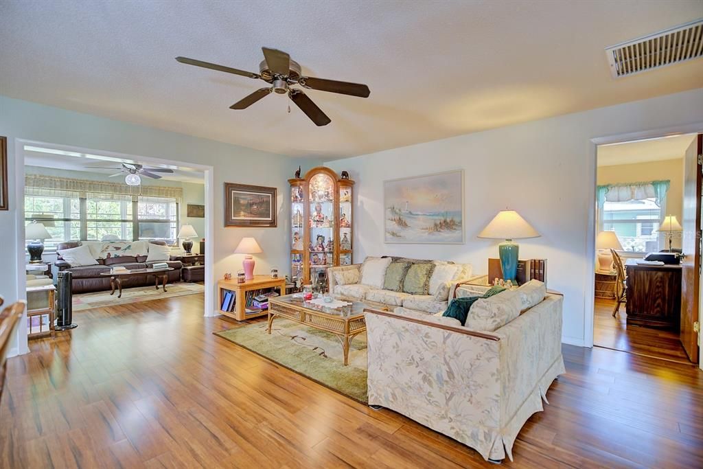 For Sale: $290,000 (2 beds, 2 baths, 1448 Square Feet)