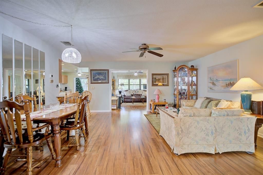 For Sale: $290,000 (2 beds, 2 baths, 1448 Square Feet)