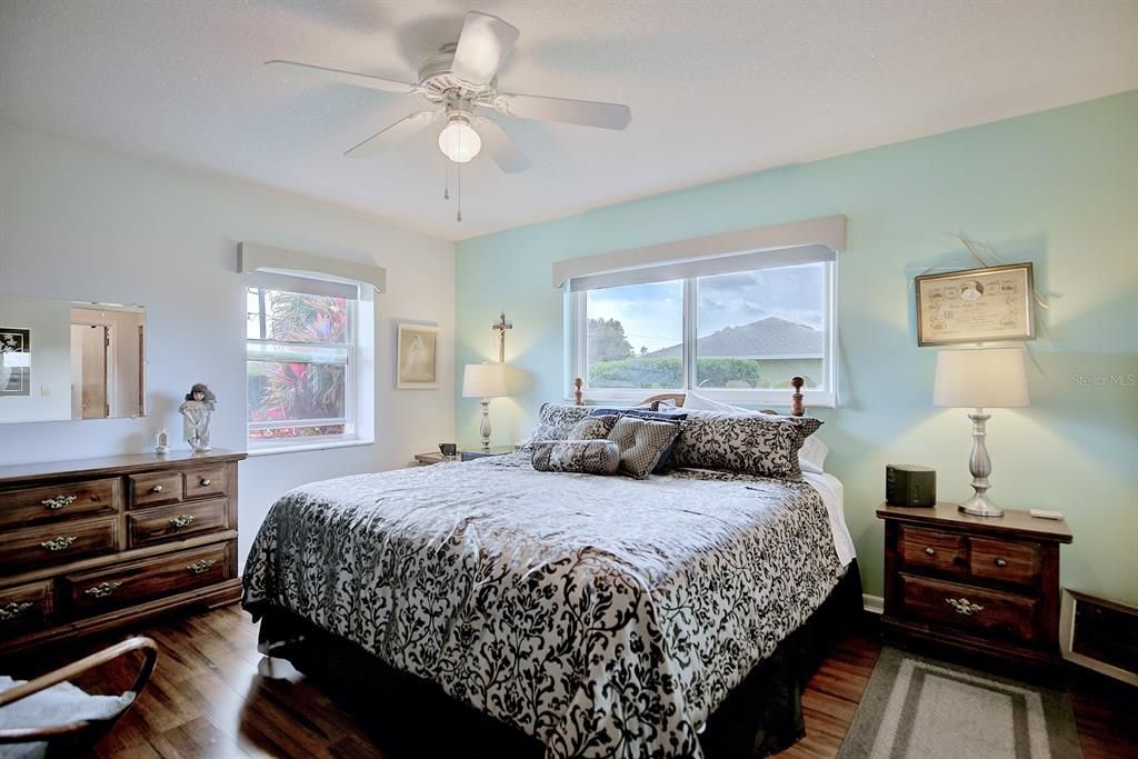 For Sale: $290,000 (2 beds, 2 baths, 1448 Square Feet)