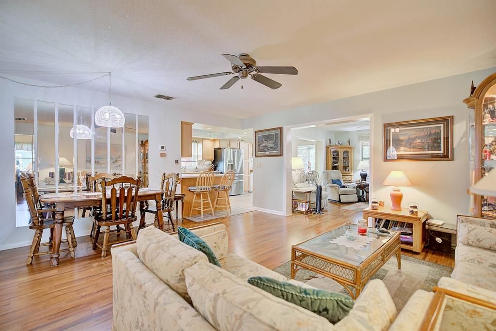 For Sale: $290,000 (2 beds, 2 baths, 1448 Square Feet)