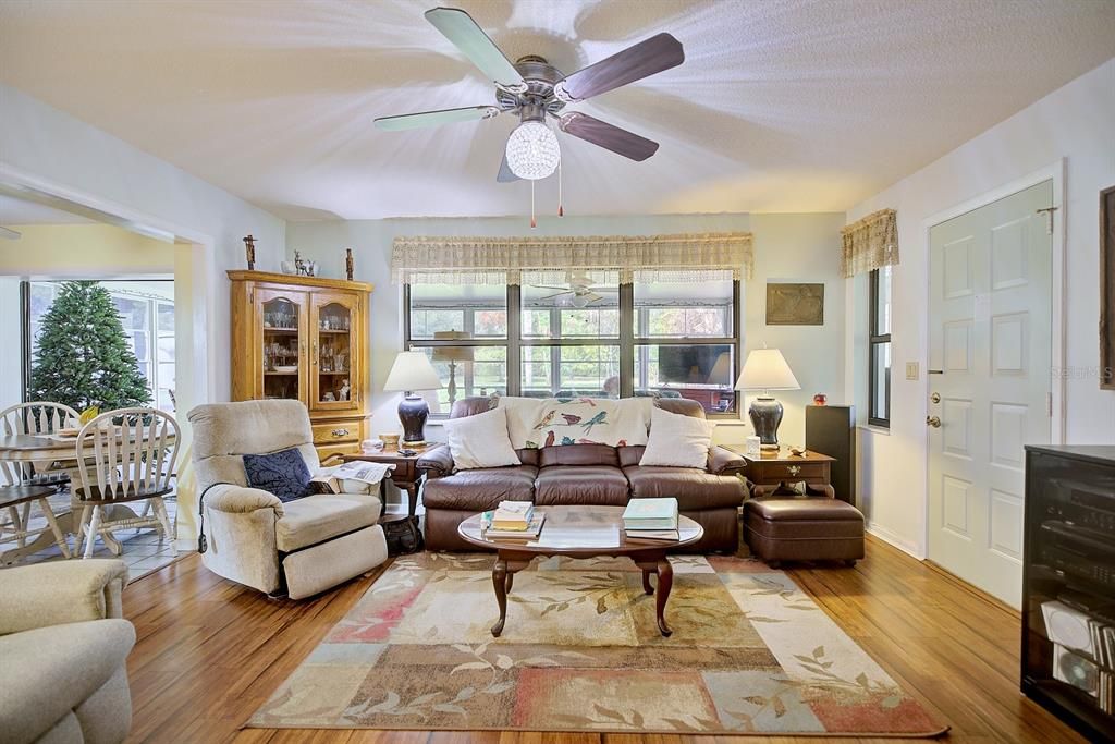 For Sale: $290,000 (2 beds, 2 baths, 1448 Square Feet)