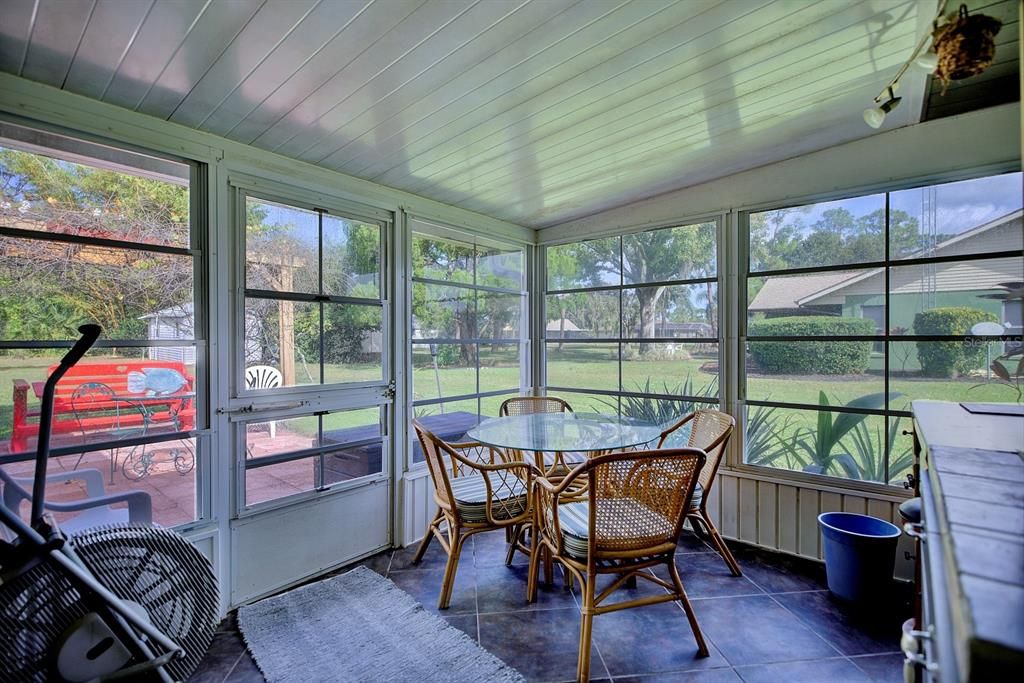 For Sale: $290,000 (2 beds, 2 baths, 1448 Square Feet)