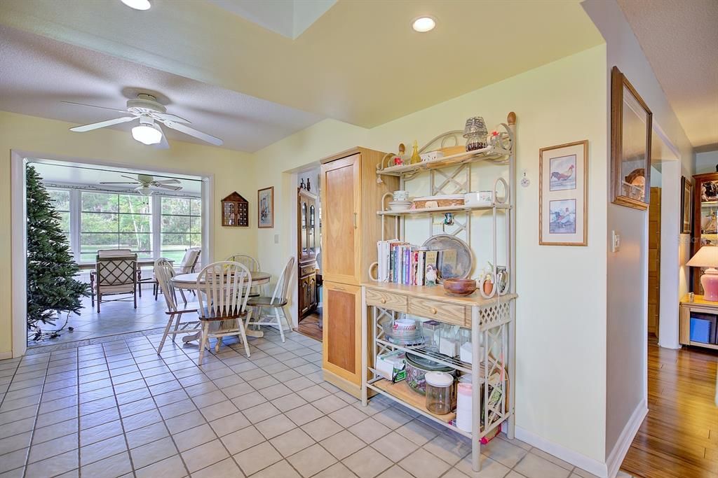 For Sale: $290,000 (2 beds, 2 baths, 1448 Square Feet)