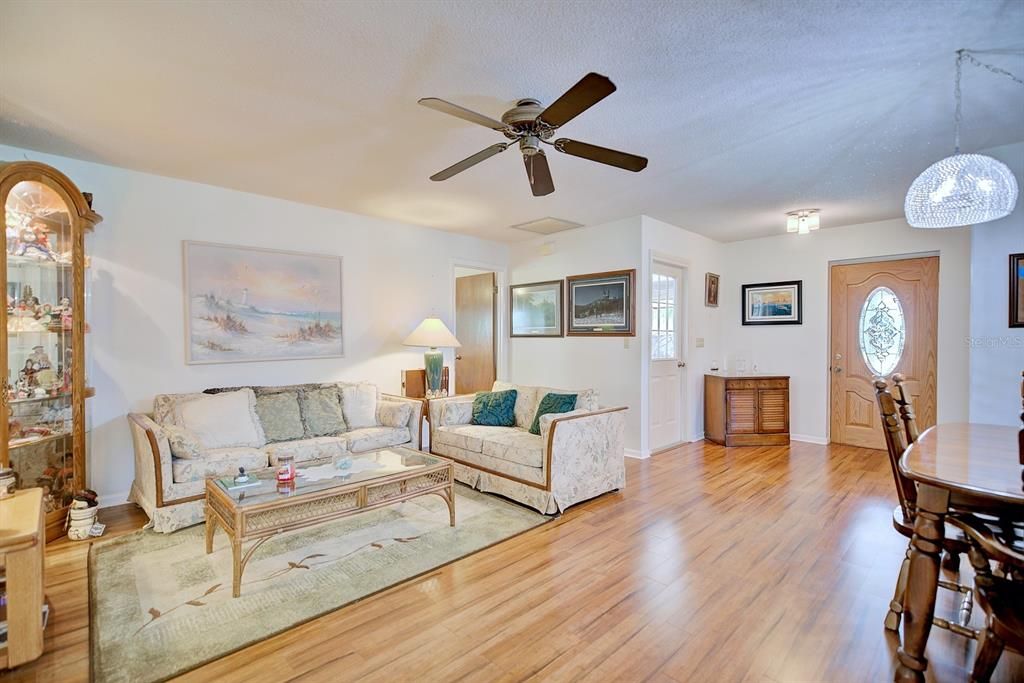 For Sale: $290,000 (2 beds, 2 baths, 1448 Square Feet)