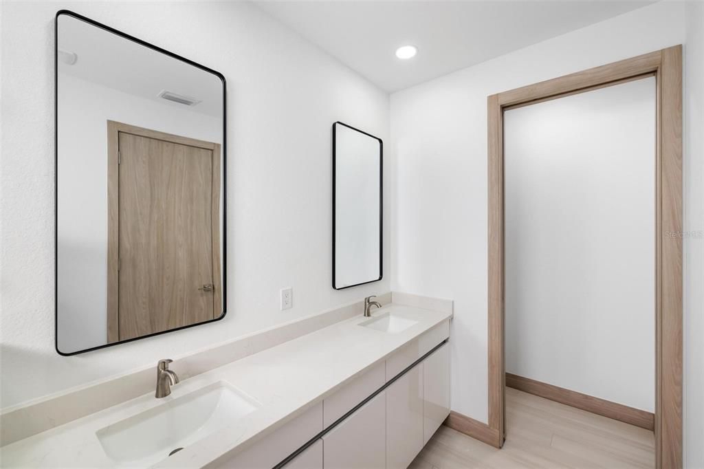 For Sale: $409,900 (3 beds, 2 baths, 1768 Square Feet)