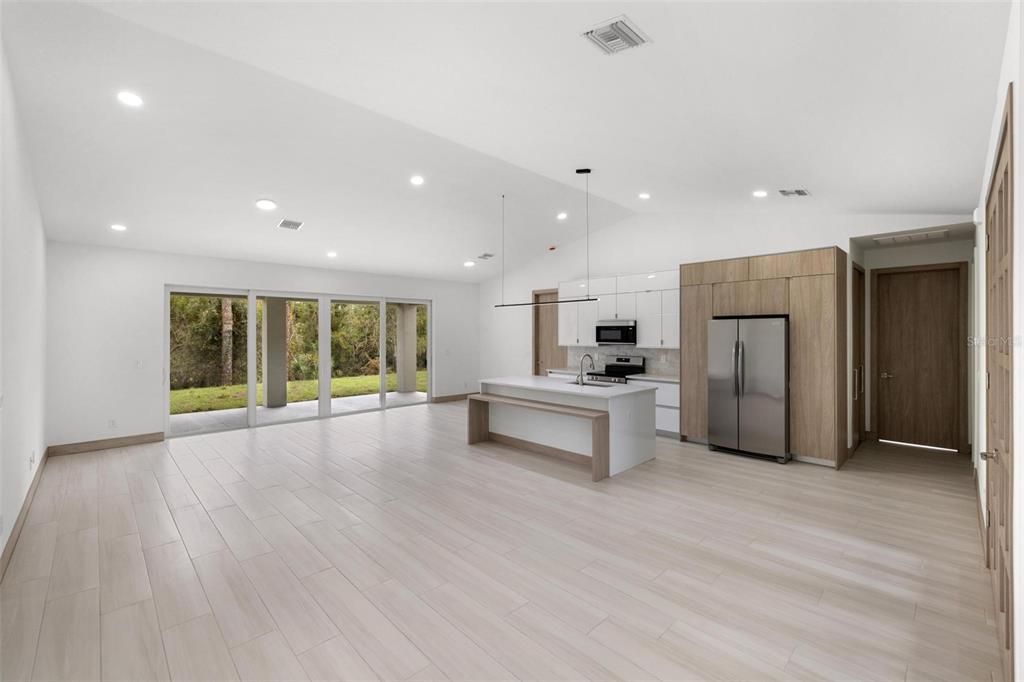 For Sale: $409,900 (3 beds, 2 baths, 1768 Square Feet)