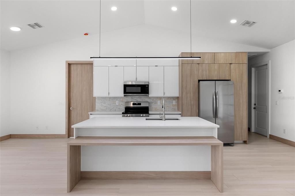 For Sale: $409,900 (3 beds, 2 baths, 1768 Square Feet)