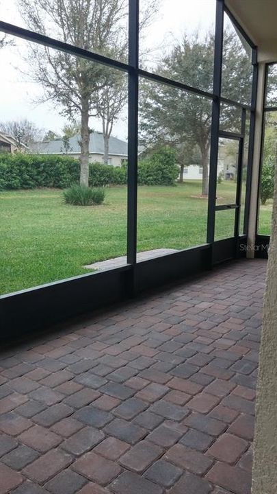 For Rent: $2,550 (4 beds, 2 baths, 2274 Square Feet)