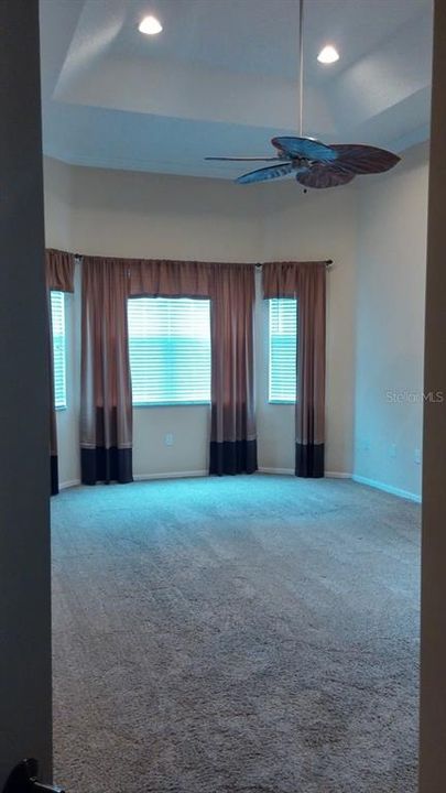 For Rent: $2,550 (4 beds, 2 baths, 2274 Square Feet)