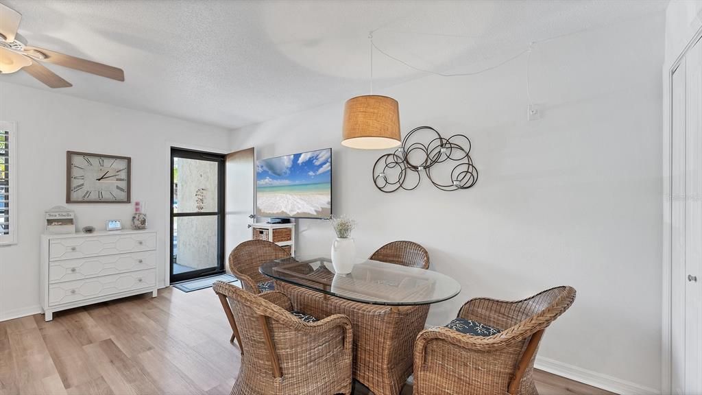 En Venta: $109,000 (1 camas, 1 baños, 647 Pies cuadrados)