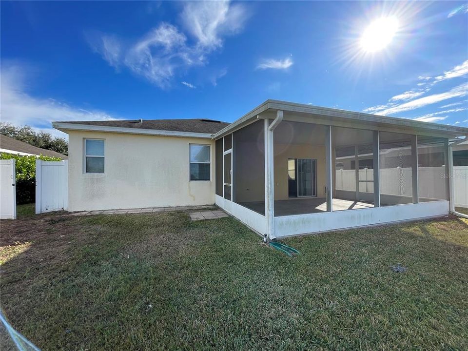 For Sale: $299,900 (4 beds, 2 baths, 1878 Square Feet)