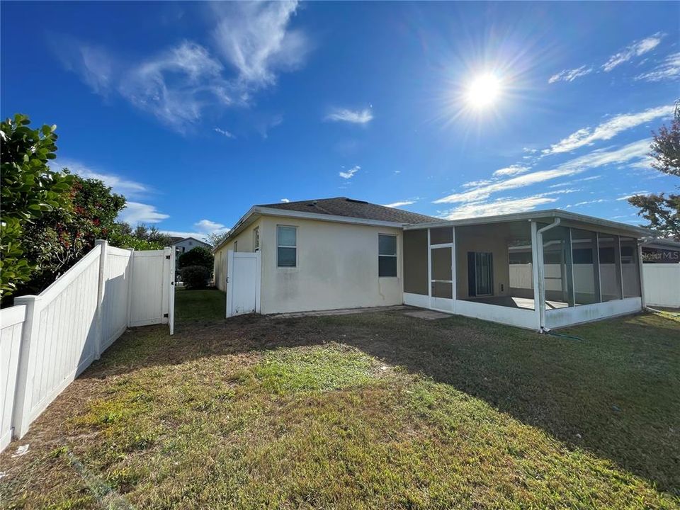 For Sale: $299,900 (4 beds, 2 baths, 1878 Square Feet)