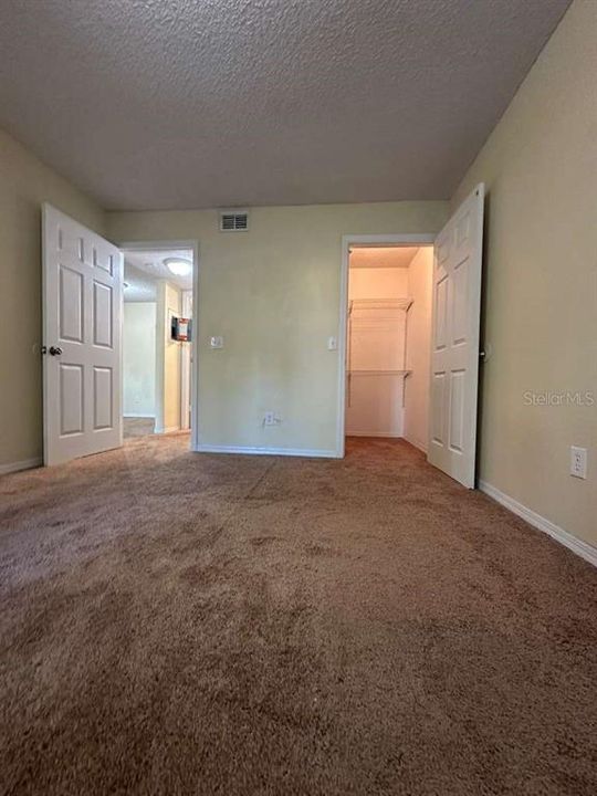 For Rent: $1,200 (1 beds, 1 baths, 735 Square Feet)