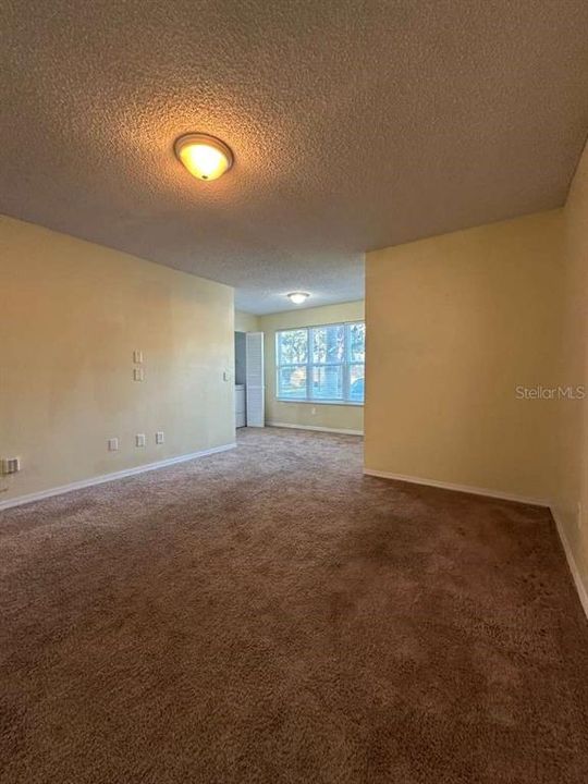 For Rent: $1,200 (1 beds, 1 baths, 735 Square Feet)
