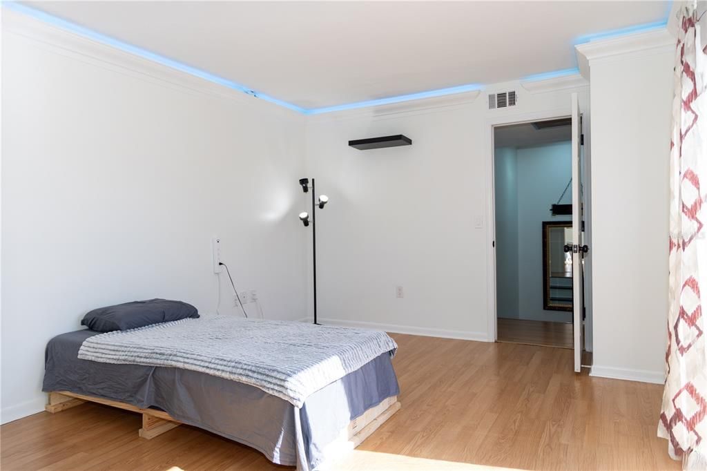 En Renta: $1,950 (2 camas, 2 baños, 1330 Pies cuadrados)