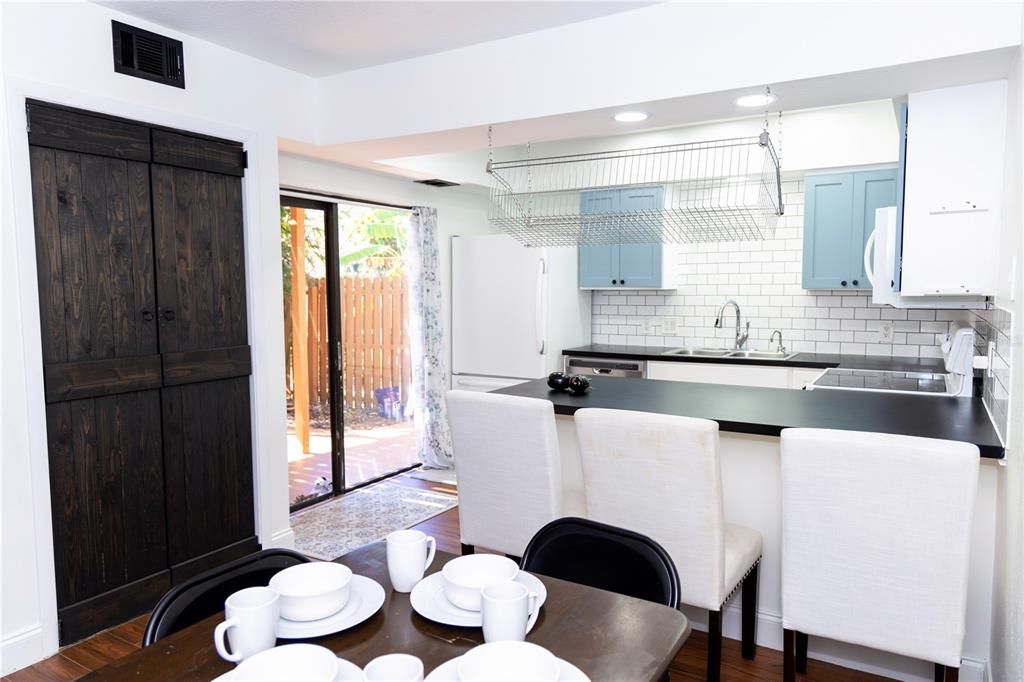 En Renta: $1,950 (2 camas, 2 baños, 1330 Pies cuadrados)