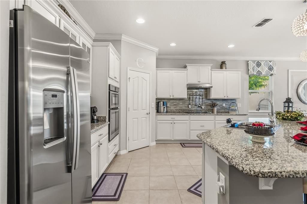 For Sale: $599,900 (3 beds, 2 baths, 2136 Square Feet)