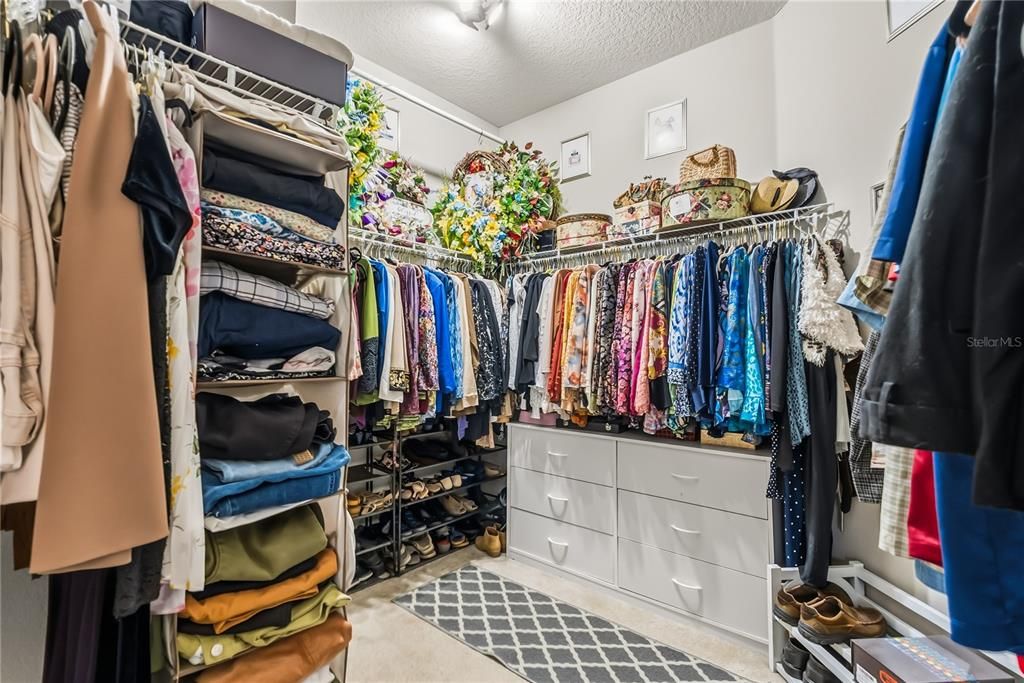 For Sale: $599,900 (3 beds, 2 baths, 2136 Square Feet)